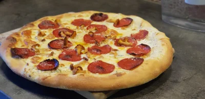 pixel_ - #pizza #gotujzwykopem 
Komuś pizzy z kurkami?