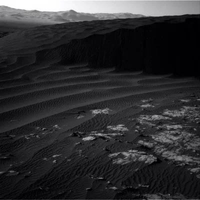 d.....4 - Marsjańskie ruchome piaski, oby Curiosity w nich nie utknął 

#kosmos #nasa...