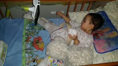 graczu - Moja córka ( 2,3 ) jest po operacji biodra ( wstawienie kości w panewkę + bl...