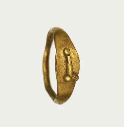 IMPERIUMROMANUM - Rzymski pierścień z fallusem

Antyczny rzymski pierścień z wygraw...