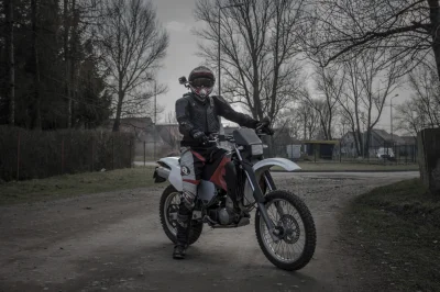 DrPyko - Kumpel sprzedaje motocykl, to miałem okazję zrobić pare zdjęć ;)

#fotogra...