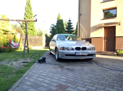 Macuser - Na szybko umyte a efekt ładny. #pokazauto #bunia #e39 #bmw