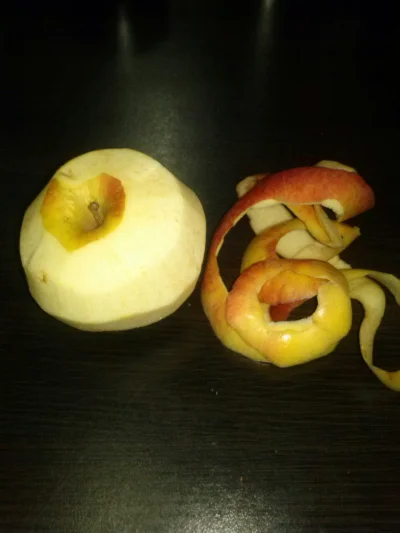 aleszczerze - #owoce #lubienielubie #ankieta 
Obieracie jabłka przed zjedzeniem czy n...