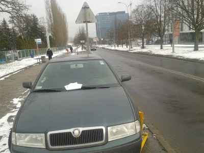 M.....y - Parkowanie w Oliwie na Bażyńskiego, około 12.20 #gdansk #oliwa