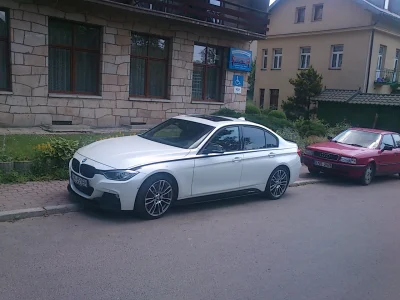 d.....4 - 325i z pakietem M? Nie jestem pewny. 

#carspotting #samochody #carboners #...