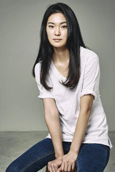 KazachzAlmaty - 2008 rok. Młoda, obiecująca aktorka Jang Ja-yeon pozuje do sesji zdję...