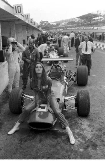 jaxonxst - Kiedyś to były gridgirlsy w #f1 , rok 1968 , bolid Ferrari ( ͡° ͜ʖ ͡°)
#l...