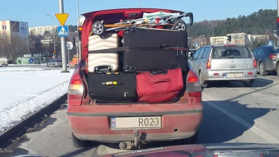 goferek - O widzicie, sedan nie jest taki zły!

#zlomnik #heheszki