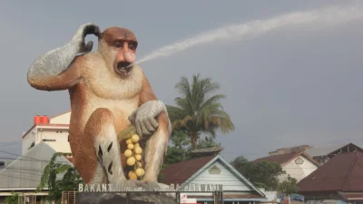 K.....3 - Czy wiedzieliście że w mieście Banjarmasin (Indonezja) znajduje się pomnik ...