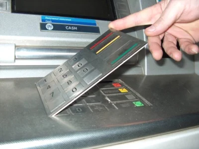 aven9er - Przypominam skromnie, że w bankomatach piny można podglądać nie tylko za po...