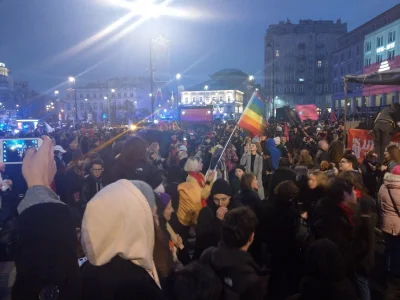 L.....e - #warszawa #lgbt #marszniepodleglosci #zawolnoscwaszainasza

Taka ładna fl...