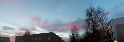 Migfirefox - Wschód słońca czasem potrafi stworzyć niesamowite kolory.

#oknonawschod...