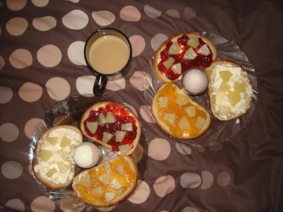 Vadzajna - #sniadanie do łóżka od narzeczonej. Coś pięknego. #bedegozjadl