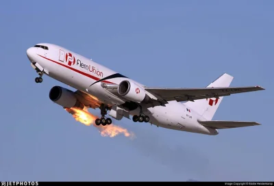 maxbor555 - B767 i jego silnik po "birdstrike".

#samoloty #aircraftboners #ciekawo...