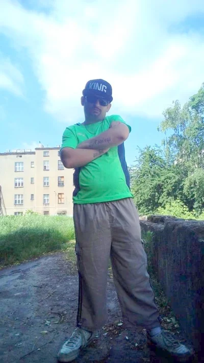 RzecznikWykopu - Uszaty klaun siedzi w kamienicach na Włókienniczej i czeka z plecaki...