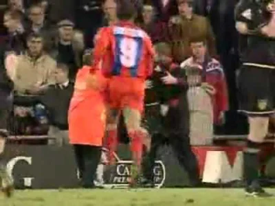 NapoleonV - Eric Cantona vs supporter - 20 rocznica :D
#cantona #kungfu