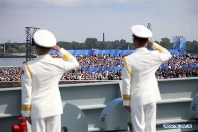 Martwiak - Chiński niszczyciel rakietowy brał udział w rosyjskiej paradzie morskiej.
...