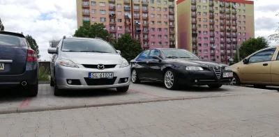 Krzemol - > A u Was co w garażu?

@KajetanKajetanowicz: Alfa Romeo 166 3.2 V6 i Maz...