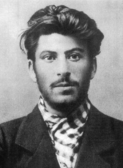 Saper9 - Iosif Dżugaszwili (znany szarzej jako Józef Stalin) koło 1902 roku 

#ciek...