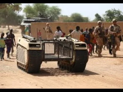 K.....e - Estończycy prezentują pojazd UGV (Unnamed Ground Vehicles) w Mali.
Estończ...