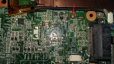 adam-mik - Miraski, co właśnie rozje.... pęknąłem? 
Mother board od HP pavilion 6700...