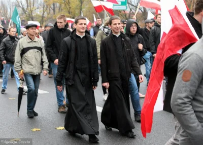 Bajo-Jajo - @xandra: jest za to troszke o kamienowaniu mezczyzn przebierajacych sie w...