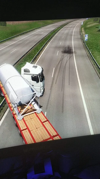 KTMZ - ta gra to zart, ciezarowka zniszczona tak o i nie ma juz sensu grac #ets2 #ets...