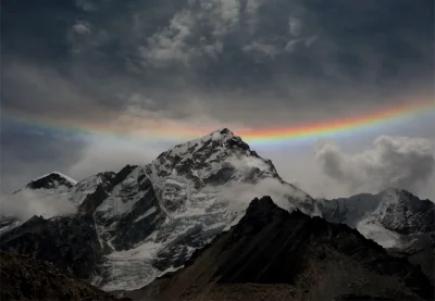 j.....n - Tęcza nad Mt. Everest
#fotografia #earthporn #gory #himalaje 
fot. Neha G...
