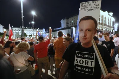 PabloFBK - "Nie odpuszczamy!". Polacy wyszli na ulice protestować przeciw zmianom w s...