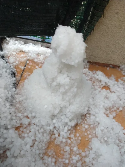 kaloryferynka - Jako że uwielbiam każdą pogodę, wyszłam sobie na balkon i ulepiłam ba...