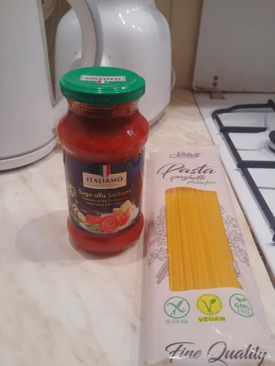 lastro - To wystarczy do zrobienia spagetti(dla trzech osób), czy coś jeszcze trzeba?...