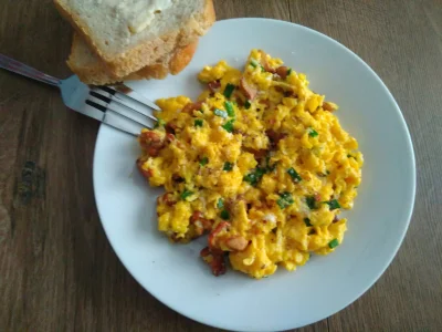 Sylar69 - Jajecznica z kurkami do oceny
#sniadanie #gotujzwykopem