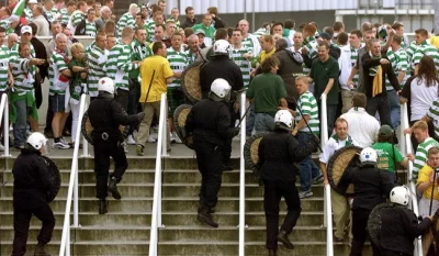Radus - Zdjęcie z zamieszek po meczy Legia-Celtic. Co oni tam w szkocji policje z wik...