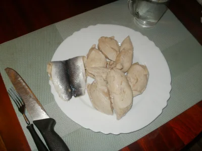anonymous_derp - Dzisiejsza kolacja: Duszone piersi kurczęce, marynowany filet śledzi...