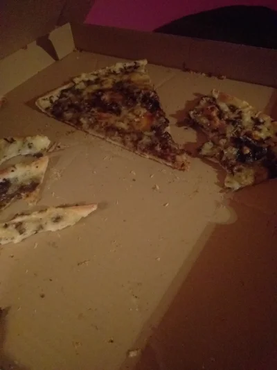 ImHotarti - @Piottix: wrzucam ci zdjęcie niedojedzonej pizzy jako dowód