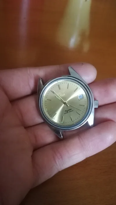 GrochowskiAlladyn - Co to za zegarek, czy to jest jakiś dobry egzemplarz? Nie mogę zn...