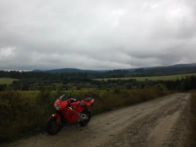 caferacer - +500 km dziś nawinięte. Dojechałem na koniec planszy -> Droga do Sianek.
...