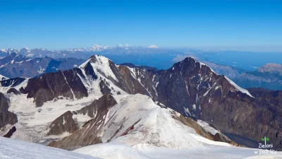 Z.....u - Ciekawostka: Elbrus (ta biała piramida w centrum) widziany ze szczytu Kazbe...