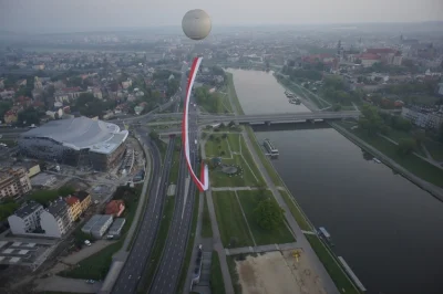 G....._ - Ogromna flaga w Krakowie przy Bulwarach wyniesiona na 152 metry przez balon...