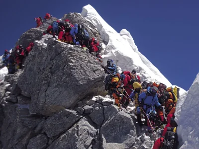 Instynkt - @ms93: wszędzie jest przeludnienie, nawet żeby wejść na Mont Everest trzeb...