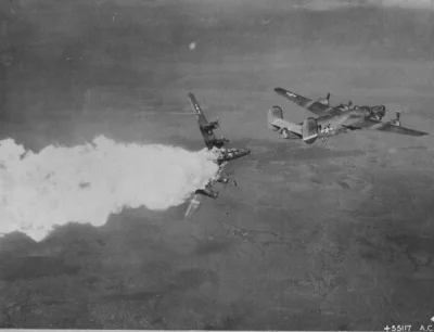HaHard - Liberator B-24H eksploduje w powietrzu po trafieniu przez działo przeciwlotn...