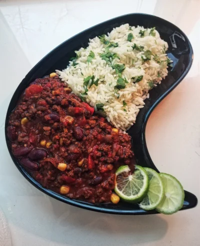 JustMightBe - Mexico... Kolendra robi robote z limonką w ryżu.
Dobre chili con carne ...