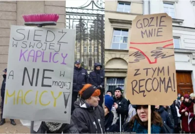 A.....e - Ale wieśniary. Pewnie za granicą mają z nich niezłą bekę.
#rozowepaski , m...