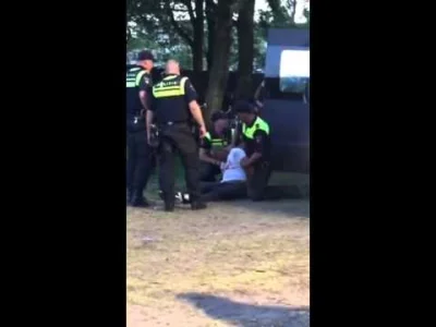 j4ck - A tutaj filmik z zabójstwa Mitcha Henriqueza w Hadze przez policję Holenderską...