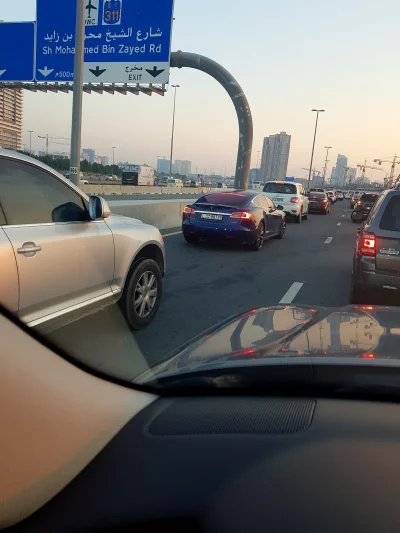 blinxdxb - Coraz więcej tesli na ulicach. To jest na najszybsza?

#tesla #carspotting...