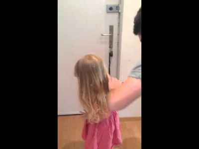 tryvial - Film instruktażowy: jak spiąć kitkę córce w 10 sek? ( ͡° ͜ʖ ͡°)

#humor #he...