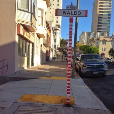 Chacha - Wreszcie go znalazłam!
Miejski easter egg wśród ulic San Francisco :)

#s...