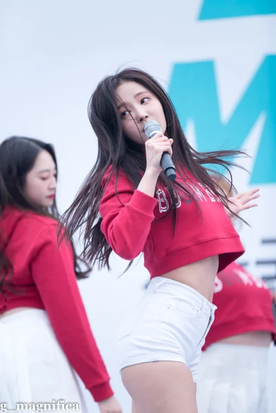 XKHYCCB2dX - #yeonwoo #momoland 
#koreanka