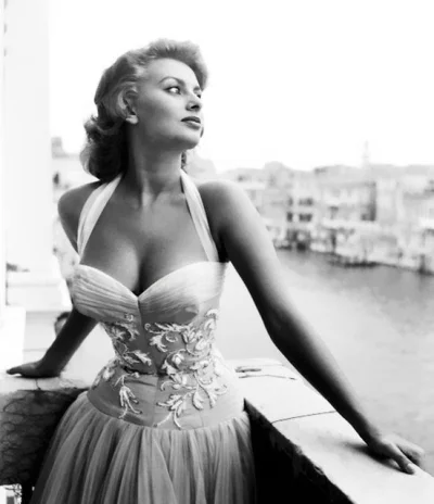 ColdMary6100 - Sophia Loren :) 
#vintageboners #ladnapani #fotografia
