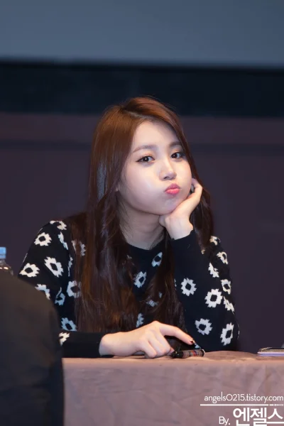 K.....o - #yura #girlsday 

#koreanka